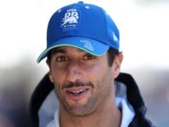 Daniel Ricciardo ទម្លាក់តម្រុយនៃការត្រឡប់មកវិញនៃការប្រណាំងពីរឆ្នាំបន្ទាប់ពី F1 ចូលនិវត្តន៍ | F1 | កីឡា