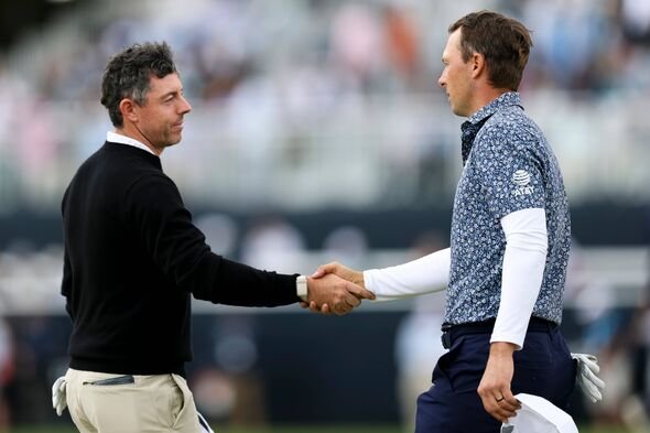 Rory McIlroy បន្ទាប់ពីការបើកភ្លៅរបស់គាត់។