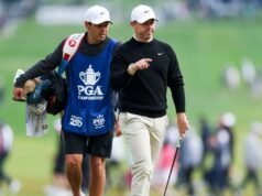 ឆ្មាំរបស់ Rory McIlroy ចម្លងល្បិច Masters បន្ទាប់ពីតារាវាយកូនហ្គោលតស៊ូនៅ PGA Championship | វាយកូនហ្គោល | កីឡា
