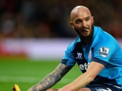 រូបតំណាង Premier League បង្ហាញពីការវះកាត់ដ៏គួរឱ្យភ័យខ្លាច បន្ទាប់ពីបាក់ជើងពីរ | បាល់ទាត់ | កីឡា
