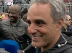 Juan Pablo Montoya ប្រតិកម្មទៅនឹងការអូសដ៏ឃោរឃៅរបស់ Max Verstappen នៅ Martin Bru | F1 | កីឡា