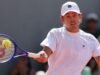 តារា French Open បង្ហាញពណ៌ពិត ខណៈគូប្រជែងដកខ្លួនភ្លាមៗបន្ទាប់ពីបានឮសំឡេង ‘កាច់ក’ | កីឡាវាយកូនបាល់ | កីឡា
