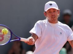 តារា French Open បង្ហាញពណ៌ពិត ខណៈគូប្រជែងដកខ្លួនភ្លាមៗបន្ទាប់ពីបានឮសំឡេង ‘កាច់ក’ | កីឡាវាយកូនបាល់ | កីឡា