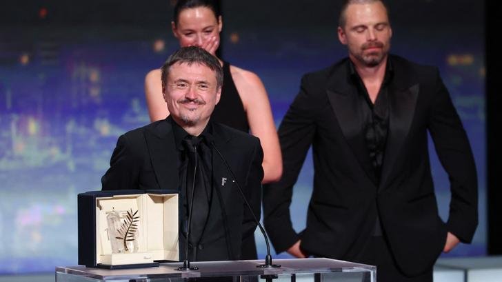Cristian Mungiu បានចូលរួមជាមួយក្លឹបនាយកផ្តាច់មុខ ដែលបានឈ្នះ Palme d'Ors ចំនួនពីរ។ 