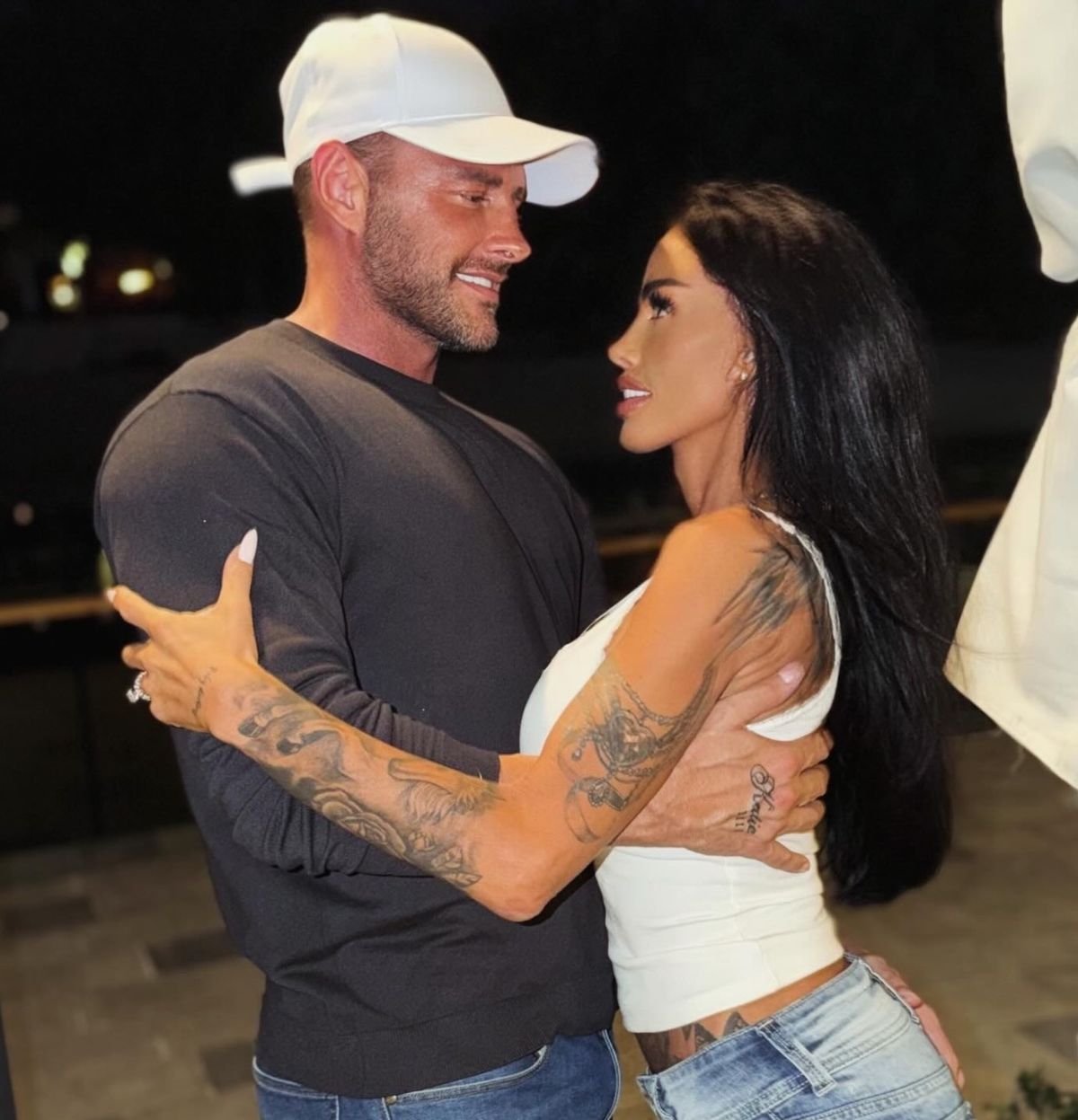 Wes Lee Andrews បង្ហោះ Instagram ខ្លួនឯងជាមួយ Katie Price