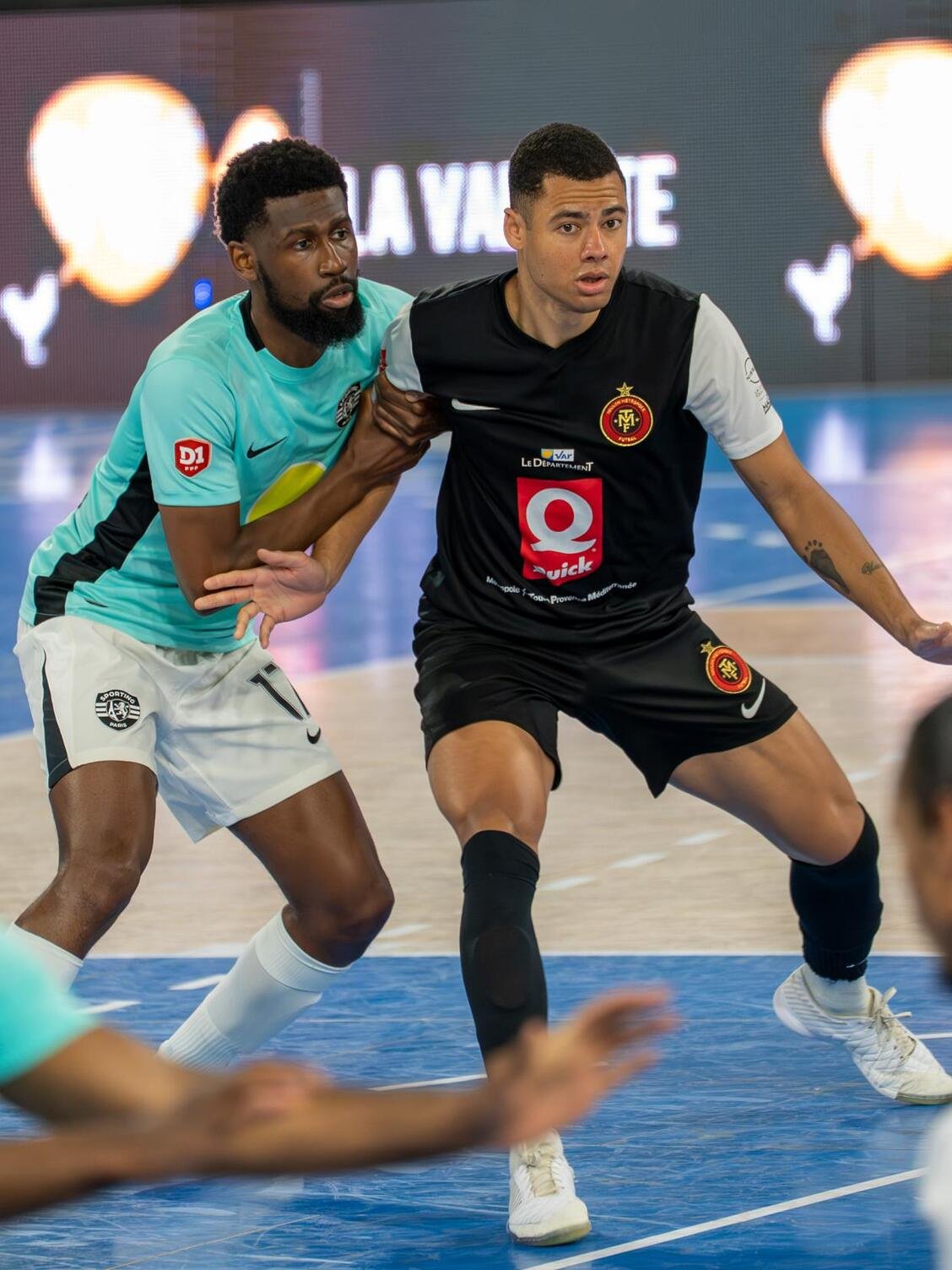 Caio Adrio (នៅទីនេះទល់នឹង Sporting Paris) រកបានបួនគ្រាប់ក្នុងរយៈពេលពីរថ្ងៃចុងក្រោយ។