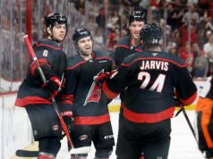 Stankoven និង Andersen នាំមុខព្យុះ Hurricanes ឆ្លងផុត Flyers 3-0 នៅក្នុងហ្គេមទី 1 នៃស៊េរីជុំទីពីរ
