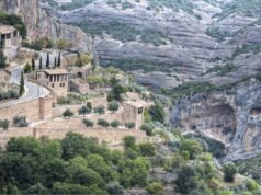 ជ្រលងភ្នំ Sierra de Guara ដែលជាជ្រលងដ៏ស្រស់ស្អាតនៅជិត Pau