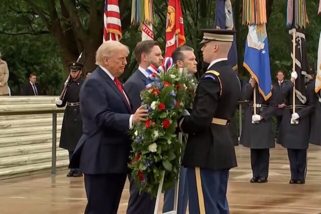 Donald-Trump-lays-wreath-at-Tomb-of-Unknown-Soldier-to-mark-Memorial-Day.jpeg