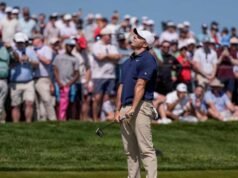 McIlroy មានការខឹងសម្បារជាមួយអ្នកគាំទ្រនៅ PGA ។ Rahm, Smith, Schauffele ក៏កំពុងធ្លាក់ចុះផងដែរ។