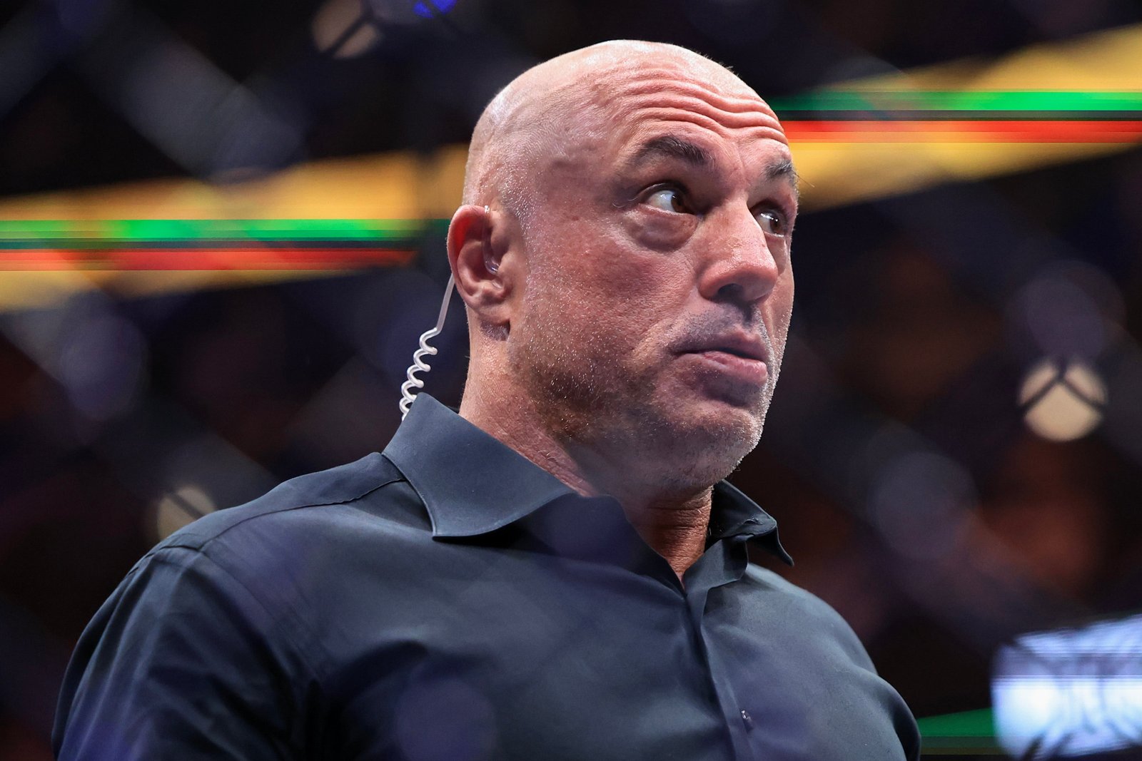 Podcaster Joe Rogan ដែលត្រូវបានគេស្គាល់ថាជាបុរសធំរបស់គាត់បានចំអកឱ្យក្រសួងយុត្តិធម៌សម្រាប់ការលើកលែងជារៀងរហូតដល់ប្រធានាធិបតី Donald Trump និងក្រុមគ្រួសាររបស់គាត់ពីសវនកម្ម IRS នៃការបង់ពន្ធពីមុន។