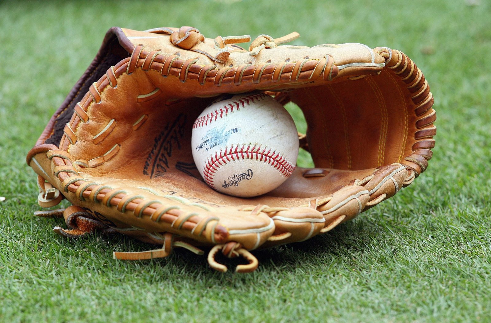 USSSA មិន​បាន​បញ្ជាក់​ដោយ​ឯករាជ្យ​លើ​ការ​ចោទ​ប្រកាន់​គ្រូ​បង្វឹក​នោះ​ទេ ប៉ុន្តែ​មាតា​បិតា​ម្នាក់​បាន​រាយការណ៍​ថា ចាប់​តាំង​ពី​ពេល​នោះ​មក​អង្គការ​បាន​ផ្អាក​កីឡាករ​វ័យ​ក្មេង​ដែល​ជាប់​ពាក់ព័ន្ធ​ដោយ​គ្មាន​កំណត់។