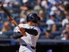 Grisham នាំមុខ Yankees 9-2 ទល់នឹង Rangers សម្រាប់ការឈ្នះលើកទី 16 របស់ពួកគេក្នុង 19 ប្រកួត ប៉ុន្តែ Domínguez ធ្វើបាបខ្លួនឯងនៅលើជញ្ជាំង