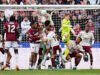 ភាពចលាចលនៅជ្រុង Premier League កំពុងតែកើតមានមុនការប្រកួតបាល់ទាត់ពិភពលោក ហើយ FIFA រំពឹងថាអាជ្ញាកណ្តាលនឹងដោះស្រាយវា។