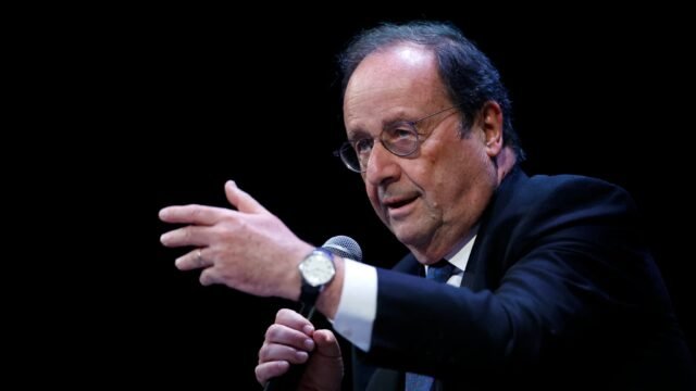 L-ex-president-socialiste-Francois-Hollande-lors-d-un-debat-organise-par-le-think-tank-Les-Gracques.jpeg