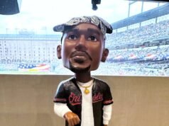 Orioles កាន់ការផ្សព្វផ្សាយ bobblehead របស់ Tupac Skakur ហើយប្អូនស្រីរបស់គាត់បានបោះចោលទីលានដំបូង