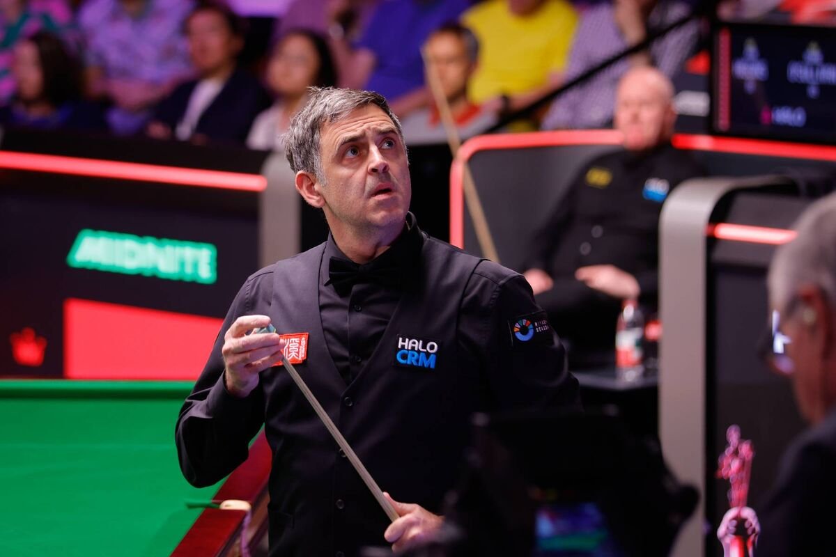 Ronnie O'Sullivan យកតម្រុយរបស់គាត់។