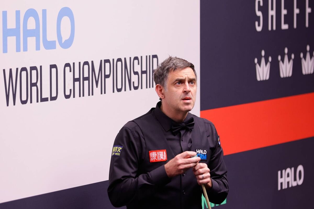 Ronnie O'Sullivan យកតម្រុយរបស់គាត់។