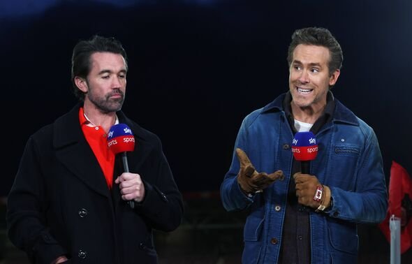     Rob McElhenney និង Ryan Reynolds នៅ Wrexham