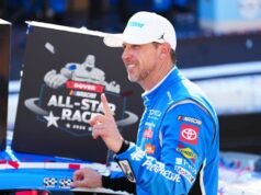Denny Hamlin កំពុងធ្វើកិច្ចការផ្ទះរបស់គាត់ដើម្បីបន្តនៅកំពូលនៃ NASCAR មុន Coca-Cola 600