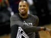 Jason Collins ដែលជាអ្នកលេងស្រលាញ់ភេទដូចគ្នាដំបូងគេរបស់ NBA បានស្លាប់ដោយសារដុំសាច់ក្នុងខួរក្បាលនៅអាយុ 47 ឆ្នាំ
