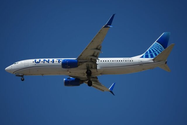 United_Airlines_Flight_Attendants_116_8.jpg
