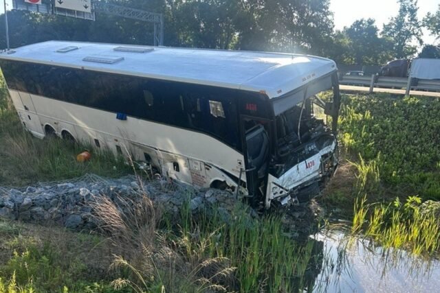 VIRGINIA_AUTOBUS_CHOQUE_585_6.jpg