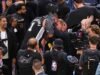 វាជា Spurs ទល់នឹង Knicks សម្រាប់ពានរង្វាន់ NBA បន្ទាប់ពីក្រុមទាំងពីរក៏បានជួបគ្នាក្នុងការប្រកួតវគ្គផ្តាច់ព្រ័ត្រ NBA Cup