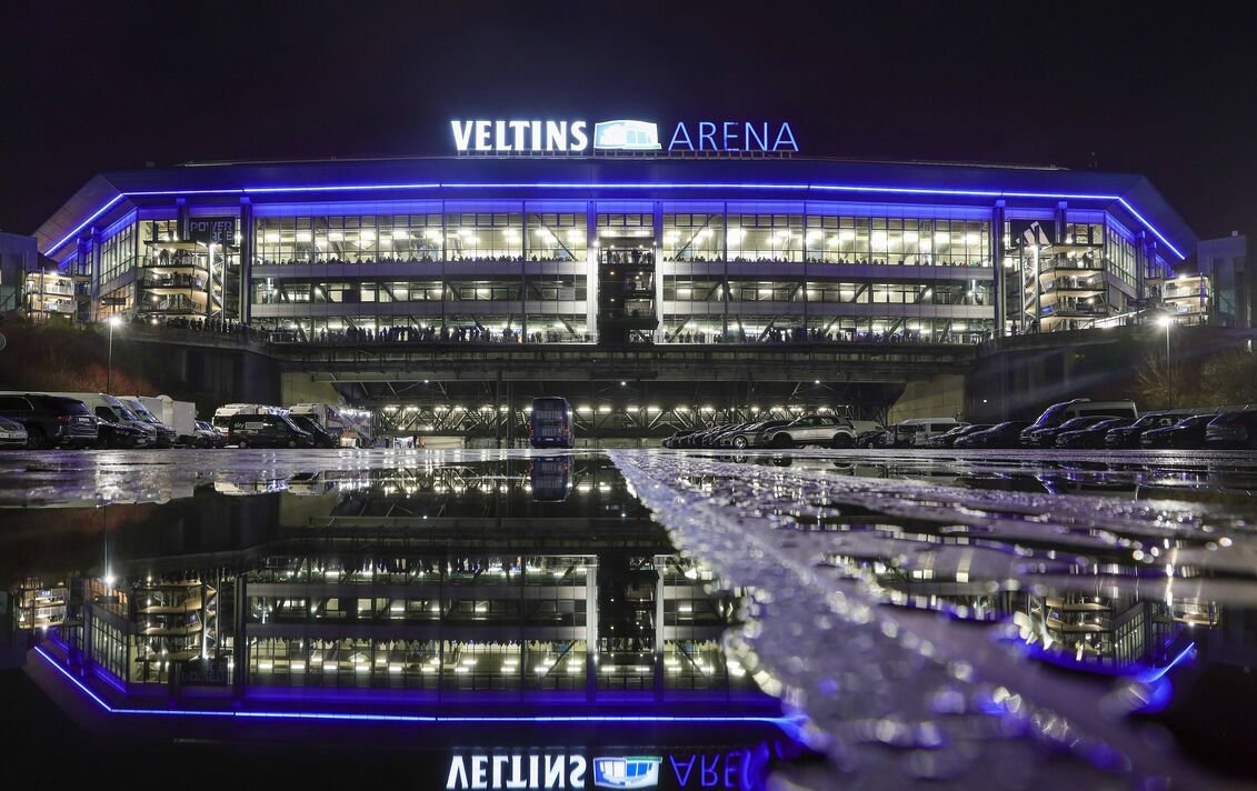 Veltins Arena នៅ Gelsenkirchen Veltins Arena នៅ Gelsenkirchen