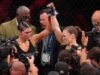 Ronda Rousey បញ្ឈប់ Gina Carano ដោយប្រើអាវុធ 17 វិនាទីក្នុងការប្រយុទ្ធត្រឡប់មកវិញពីរដងរបស់ពួកគេ។