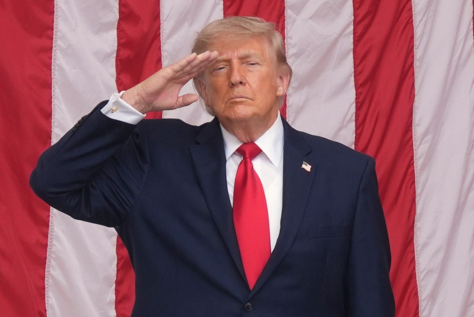 Trump មិនបានរួមបញ្ចូលមូលនិធិនៅក្នុងថវិកាឆ្នាំ 2027 ដែលបានស្នើឡើងរបស់គាត់សម្រាប់កន្លែងដែលត្រូវបានសន្យាសម្រាប់ផ្ទះអតីតយុទ្ធជនអនាថាចំនួន 6,000 នៅ Los Angeles ដែលគ្រោងនឹងបើកនៅថ្ងៃទី 2 ខែមករា ឆ្នាំ 2028