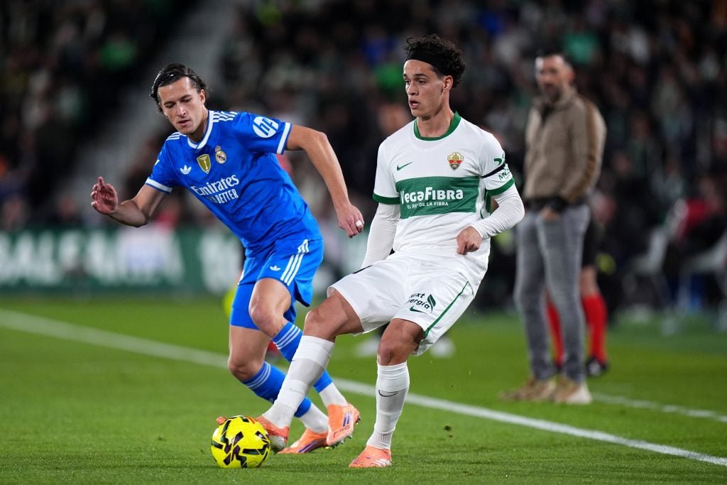 Hector Fort តារា Elche និងកីឡាករខ្ចីជើង Barca