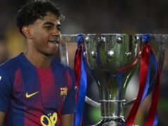 Lamine Yamal ផ្តល់ឱ្យអ្នកគាំទ្រ Barcelona នូវការសន្យា Champions League ក្នុងអំឡុងពេលដង្ហែពាន