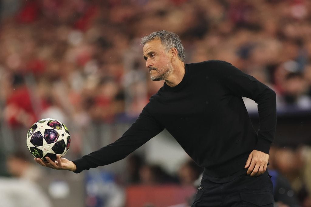 លោក Luis Enrique គ្រូបង្វឹកក្រុម Paris Saint-Germain