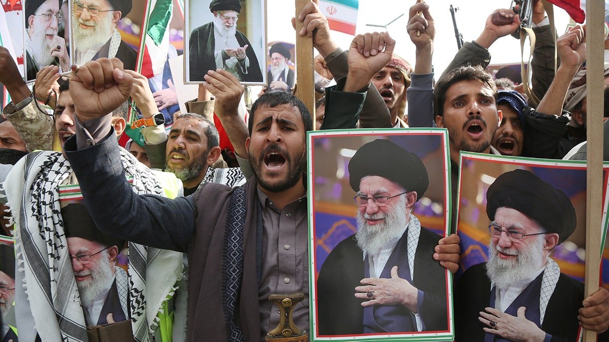 Houthis កាន់ទុក្ខលោក Ali Khamenei