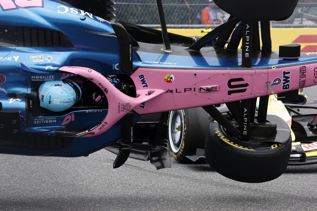 រថយន្ត Alpine របស់ Pierre Gasly ក្រឡាប់