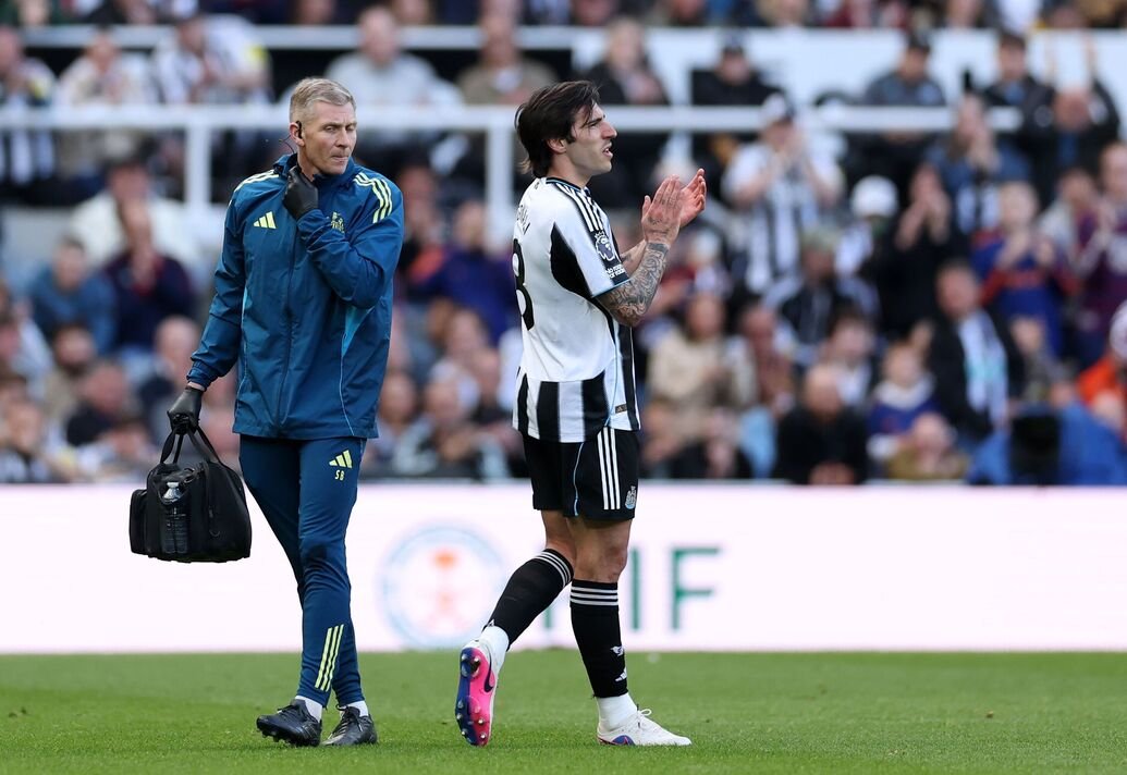 Newcastle United vs West Ham United - Premier League