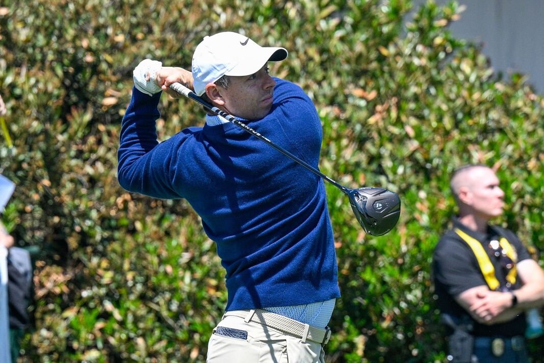 Rory McIlroy វាយ​ដំបង