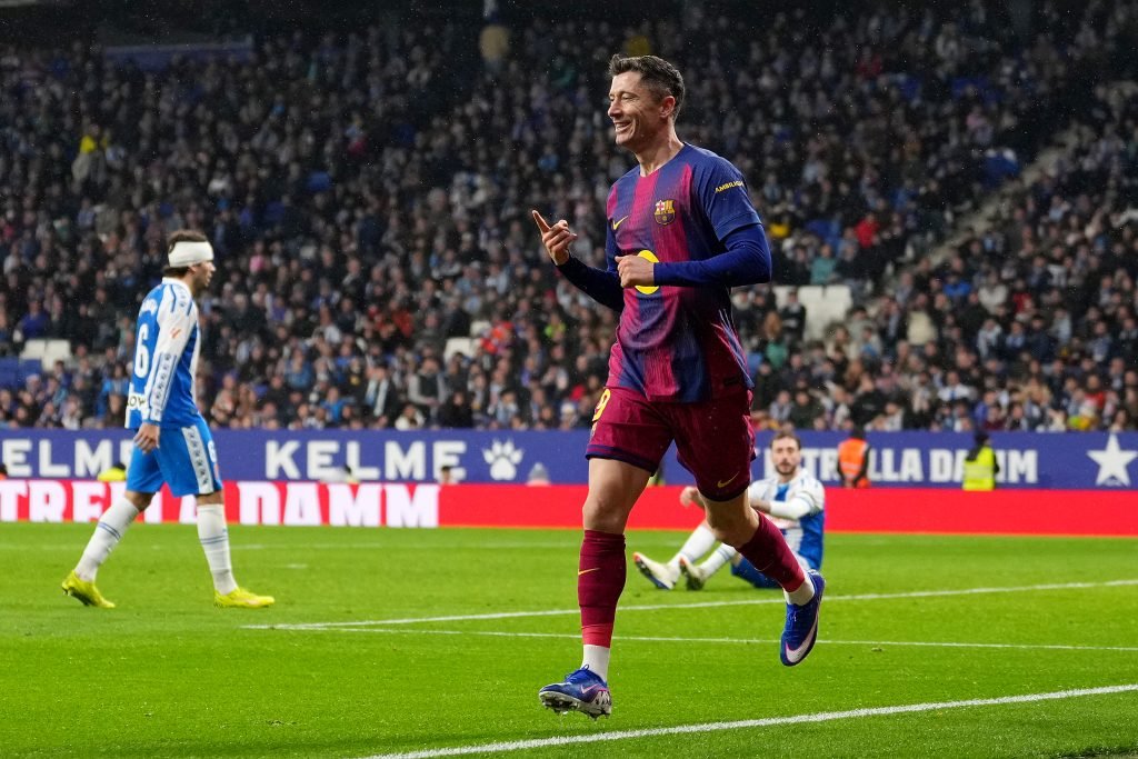 Robert Lewandowski កីឡាករ Barcelona
