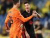 វីដេអូ៖ Lewandowski និង Szczesny លួចកម្មវិធីជាមួយការអបអរសាទរយ៉ាងព្រៃផ្សៃអំឡុងពេលដង្ហែពាននៅទីក្រុង Barcelona