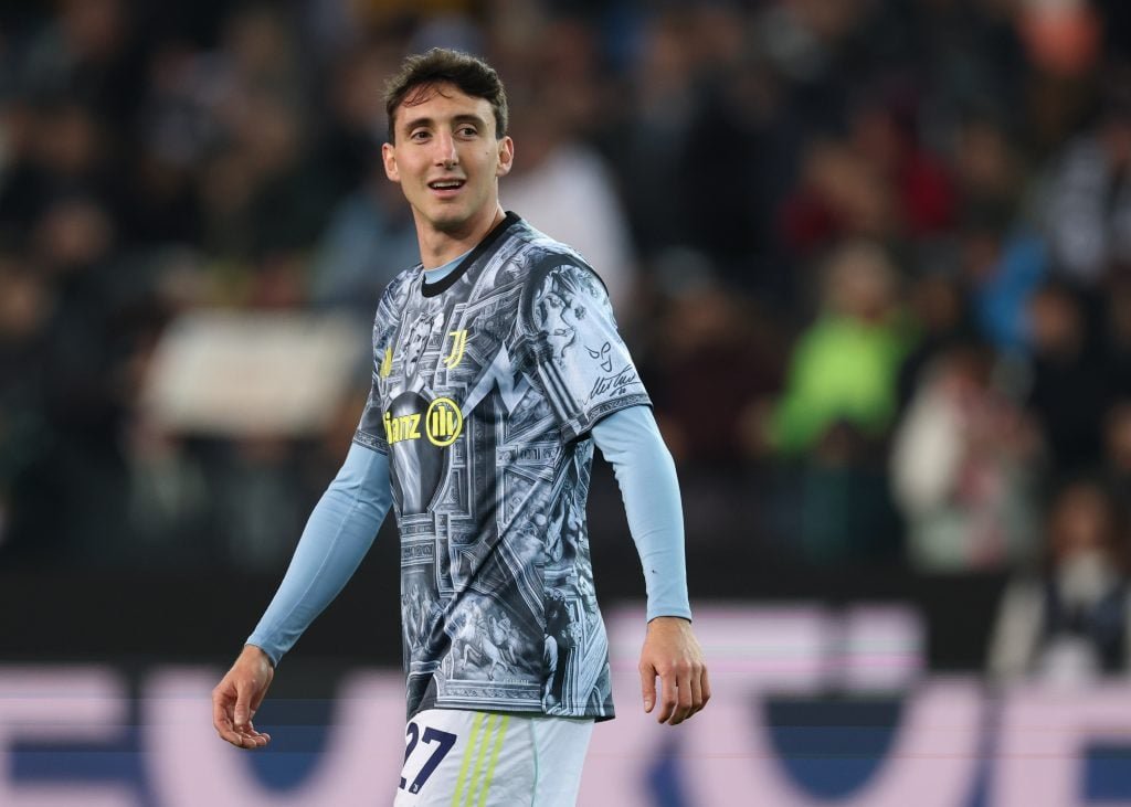 Andrea Cambiaso មកពី Juventus
