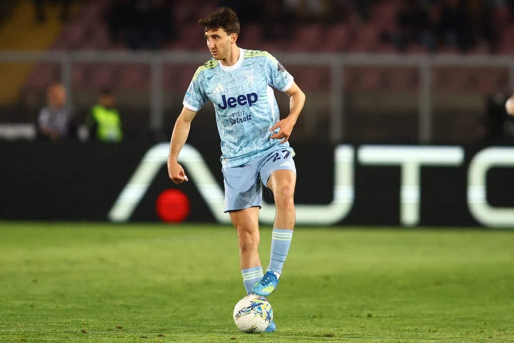 Andrea Cambiaso មកពី Juventus