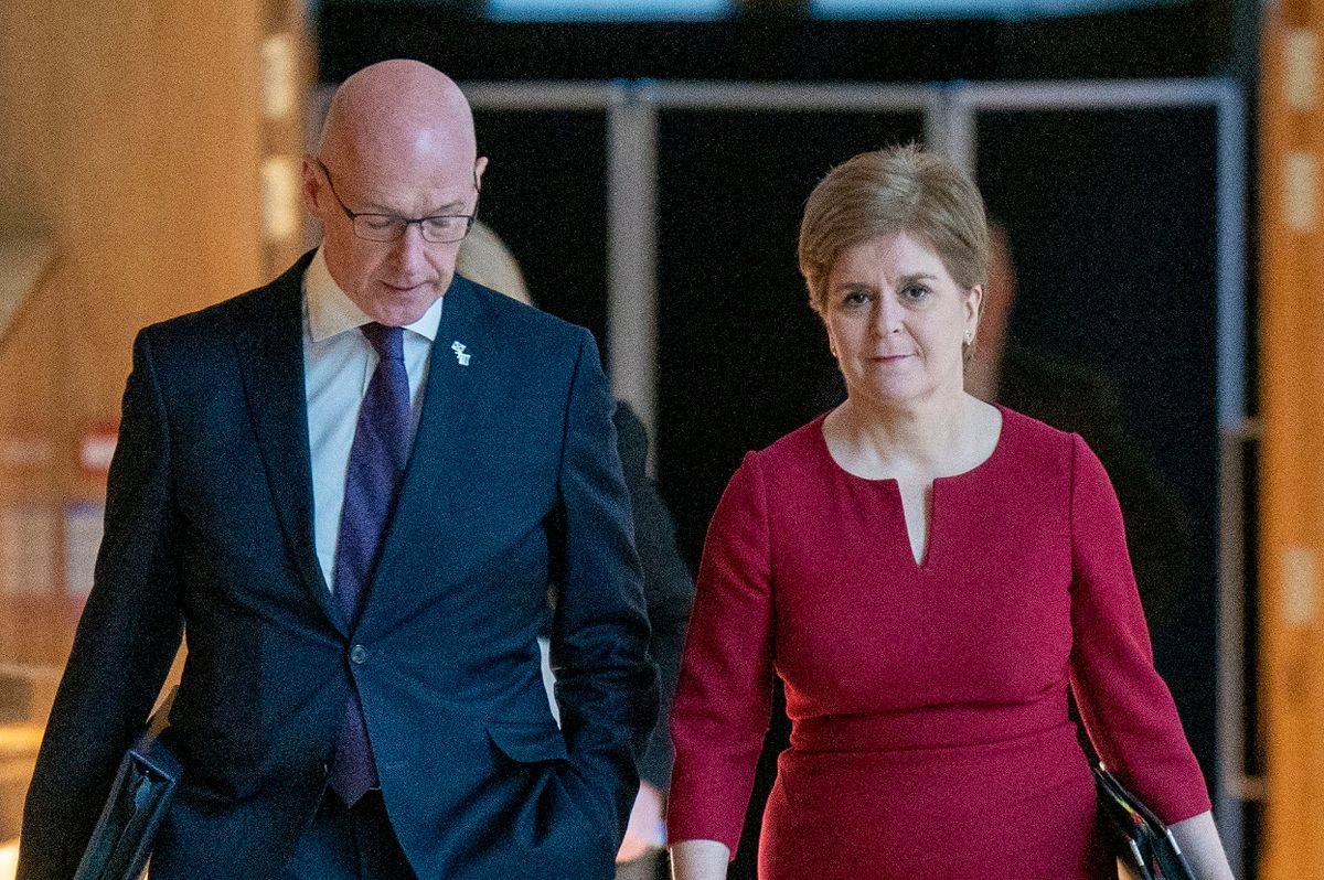 Sturgeon និង Swinney 