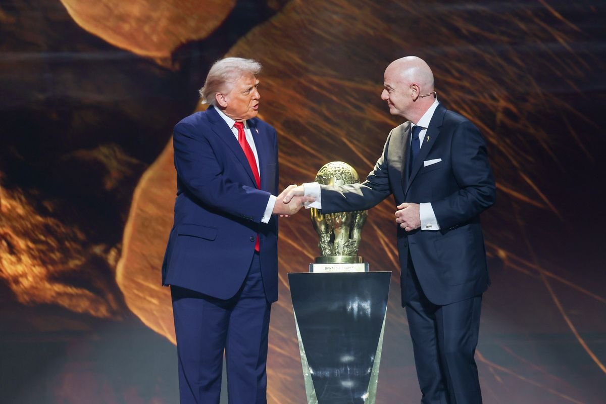 ប្រធាន FIFA លោក Gianni Infantino និងប្រធានាធិបតីអាមេរិក Donald Trump