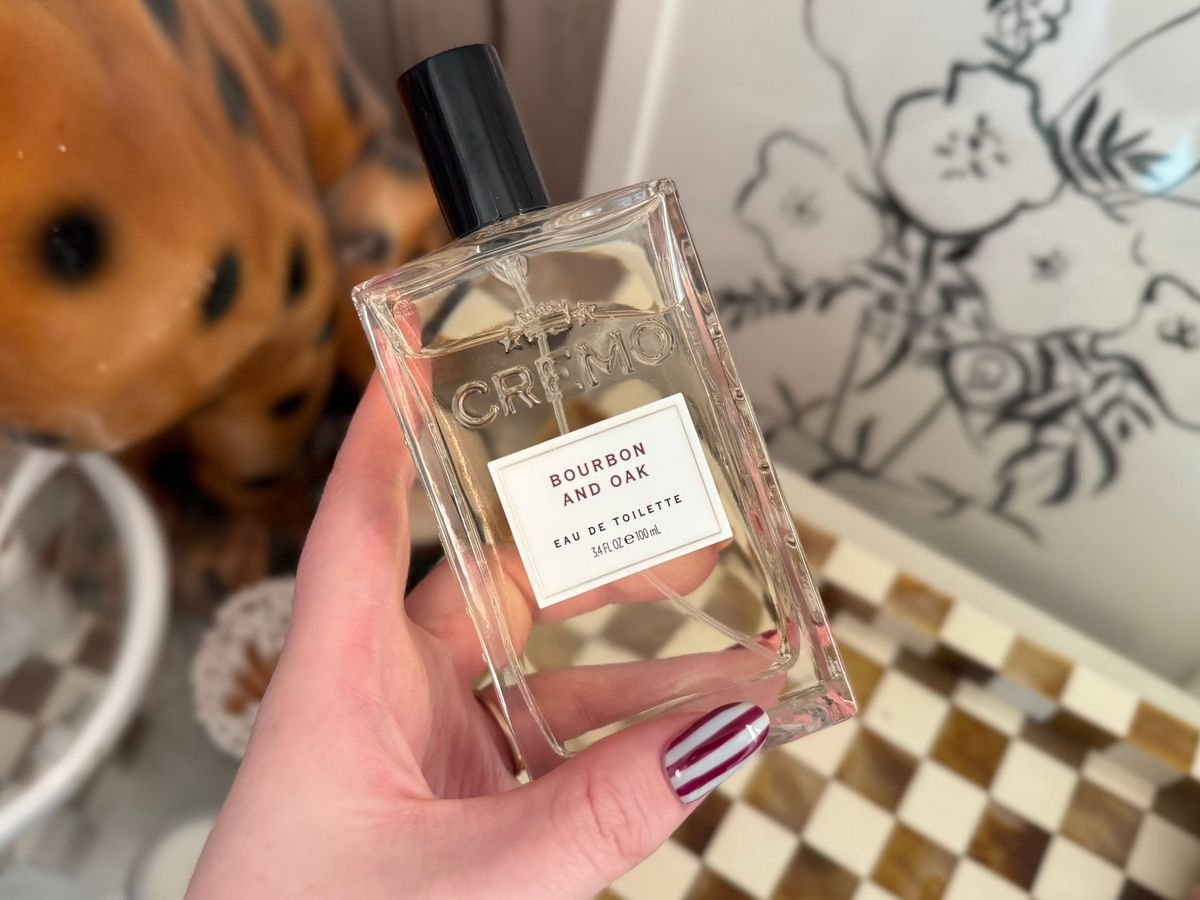 Bourbon និង Oak ដោយ Cremo គឺជាក្លិនក្រអូបដែលប្រជែងនឹងស្លាកអ្នករចនា