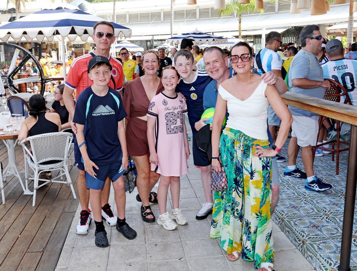 Innes Matheson, Lyle Randall, Eilidh Matheson និងក្រុមគ្រួសារ