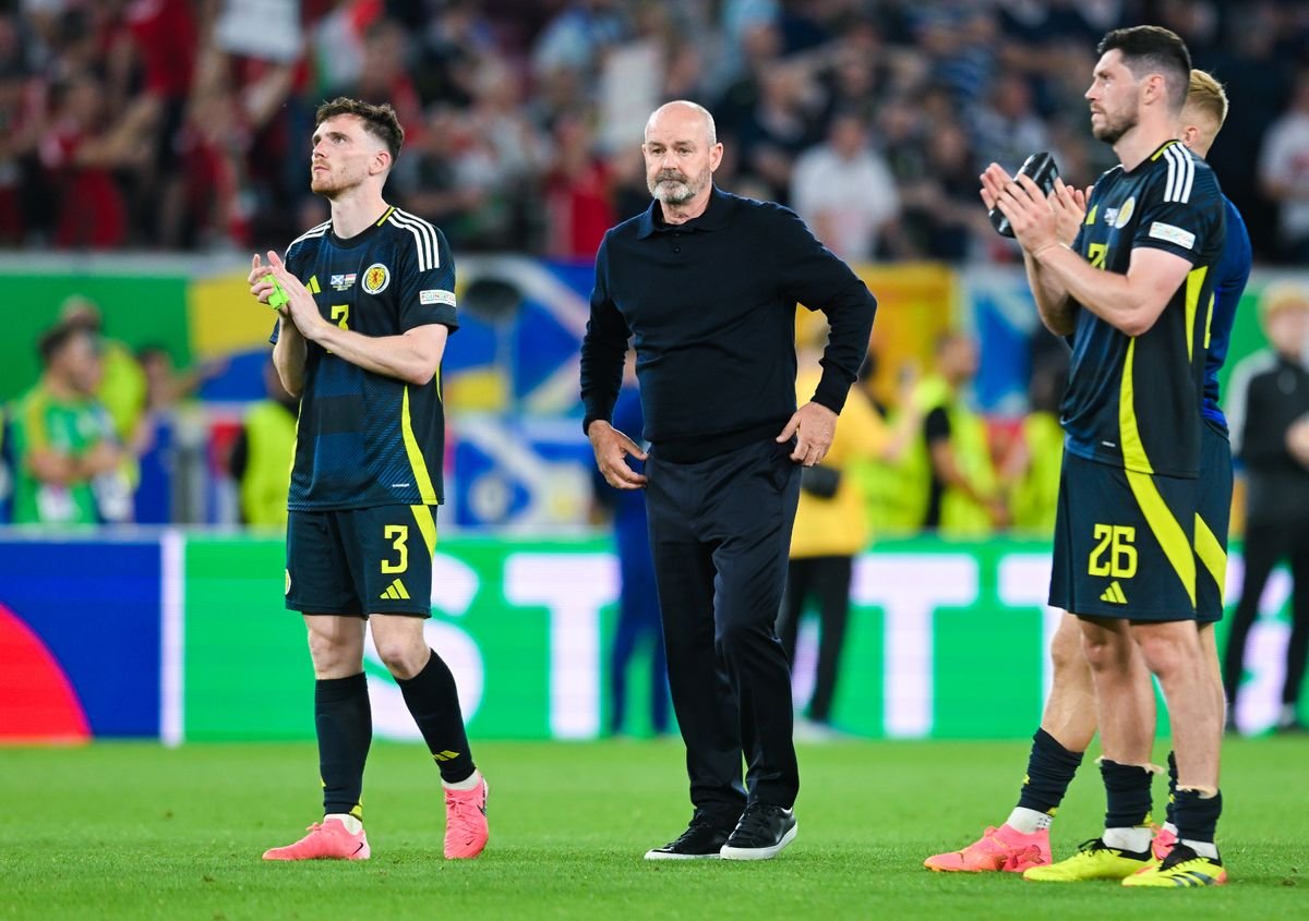 Steve Clarke និងកីឡាករស្កុតឡែនដែលខកចិត្តរបស់គាត់បន្ទាប់ពីការចាកចេញពី Euro 2024
