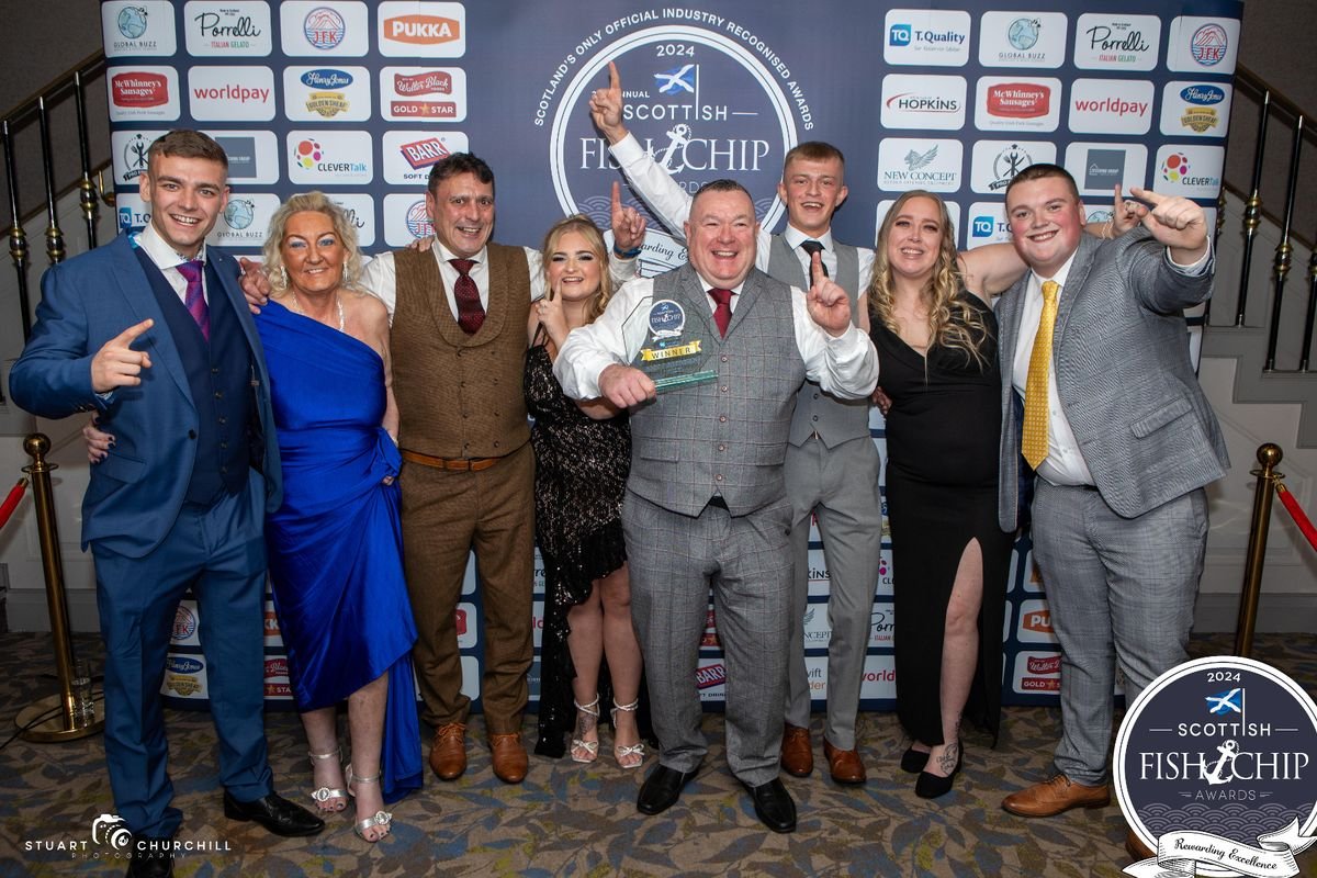 ពានរង្វាន់ Scottish Fish and Chip Awards ខែវិច្ឆិកា ឆ្នាំ 2024។ Tony's Chip Shop, Coatbridge 