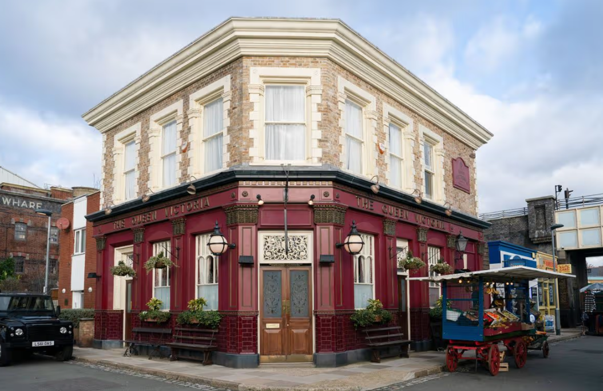 សំណុំ Eastenders