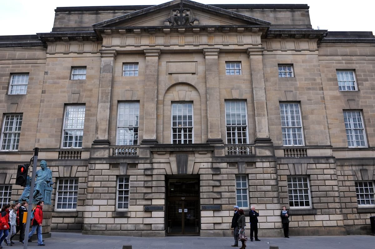 តុលាការកំពូលនៅទីក្រុង Edinburgh